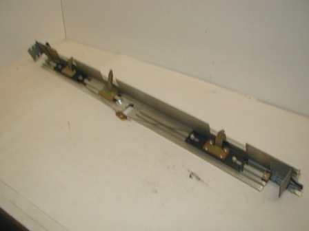 Rowe R-83 Jukebox Upper Door Lower Bracket With Locking Mechanism (No Lock) (Item #71) (Back Image)